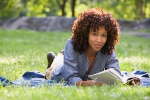 woman-reading-procrastination
